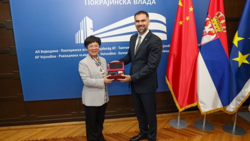 ЈАЧАЊЕ ПРИЈАТЕЉСТВА И САРАДЊЕ СА КИНОМ: Делегација провинције Фуђијен у Новом Саду, у званичној посети Влади АП Војводине