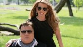 НЕ ЗНА ЈУЧЕ ДА ЈЕ САД: Вики Миљковић и Халид Бешлић за време његовог живота снимили дует - Били смо велики пријатељи (ФОТО)