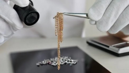 БУРМЕ И ЛАНЧИЋИ ПОСКУПЕЛИ: Цена злата премашила 4.000 долара по унци