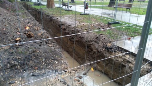 OBNOVA TOPLOVODA: U toku radovi u gradskom parku