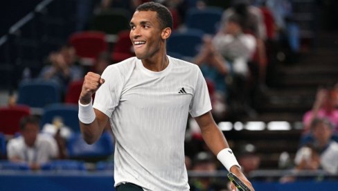 OŽE JE U ČETVRTFINALU MASTERSA U PARIZU! Kanađanin izbacio Nemca sa turnira