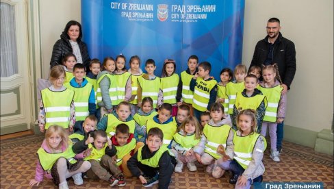 ДЕЦА ИЗ ВРТИЋА БАМБИ ГОСТИ У ГРАДАКОЈ КУЋИ У ЗРЕЊАНИНУ