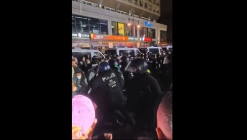 РАЈСНЕРОВА ЗАВРШИЛА С МОДРИЦАМА: Полиција ударила на блокадере у Берлину (ВИДЕО)