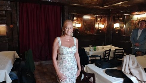 БИЛО ЈЕ ЛЕПО, ПРЕЛИСТАВАЛИ СМО ПОРОДИЧНЕ АЛБУМЕ: Илда Шаулић о песми коју је посветила оцу, новитетима и инспирацији (ФОТО)