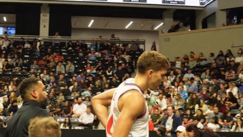 SAMO ŠTO SE VRATIO NA PARKET! Bogdan Bogdanović u bolovima napustio teren (VIDEO)