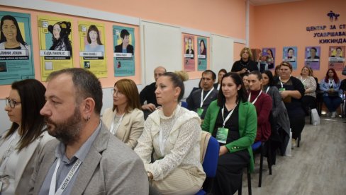 TRIBINA O DECI SA RETKIM BOLESTIMA: Porodicama je potrebno pružiti svu sistemsku i stručnu pomoć (Foto)