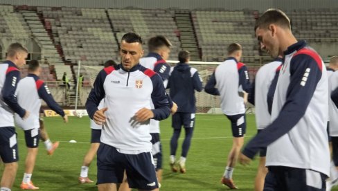 ДА ЛИ ЈЕ ОН ТАЈНО ОРУЖЈЕ СРБИЈЕ?! Један играч посебно расположен на тренингу пред Албанију (ВИДЕО)