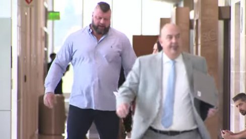 POJAVIO SE SNIMAK: Ovako je Jokić stigao na suđenje, preti mu i zatvor ako ovo uradi (VIDEO)