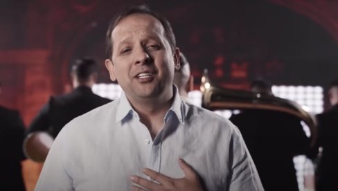 ОВО ЈЕ ЗА НАС ВЕЛИКИ УДАРАЦ: Супруга познатог певача изгубила бебу