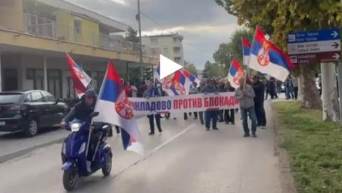 PODRŠKA UZ PESMU IZ KLADOVA: Složno uz Srbe na Kosmetu