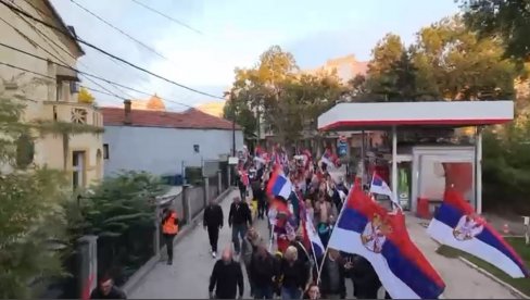ХИЉАДЕ ГРАЂАНА НИША НА СКУПУ: Подржали своје суграђане са КиМ