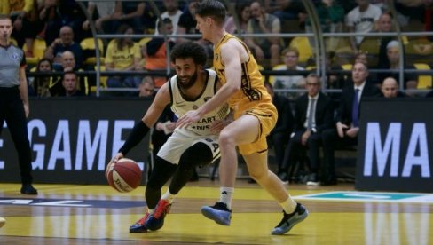 PARTIZAN SLAVIO U SPLITU: Dominacija Dvejna Vašingtona, Murinenove tri blokade u pobedi crno-belih