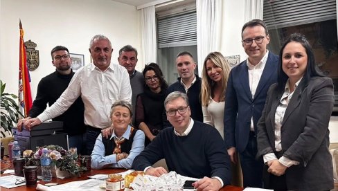 ВУЧИЋ ЧЕСТИТАО СРПСКОЈ ЛИСТИ: Још једна победа!