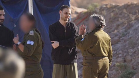 PRVA FOTOGRAFIJA ALONA OHELA PO PUŠTANJU NA SLOBODU: Ovako izgleda posle 2 godine zarobljeništva (FOTO)