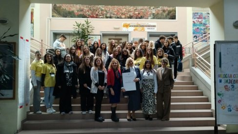 VRANJSKI GIMNAZIJALCI PRODUBLJUJU VEZE SA VRŠNJACIMA IZ JUŽNE ITALIJE   Gosti iz Italije