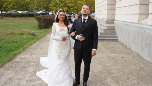 ОКУПИО ЕСТРАДУ: Колеге дошле да увеличају венчање и свадбу Урош Живковића (ФОТО)