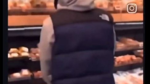 ШОКАНТНО: Мушкарац уринира по месу у продавници (ФОТО/ВИДЕО)