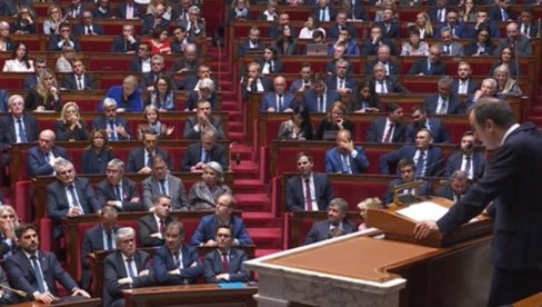 EKSPOZE ZA SUDBINU VLADE: Francuski premijer Sebastijan Lekorni predstavlja program rada