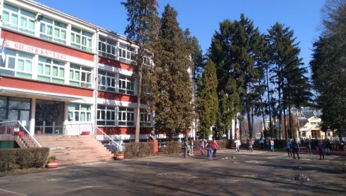 INCIDENT U ČAČKU: Osmak doneo nož u školu