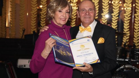 ЕСТРАДА НА ЈЕДНОМ МЕСТУ: Познати се окупили на СЕМУСУ (ФОТО)