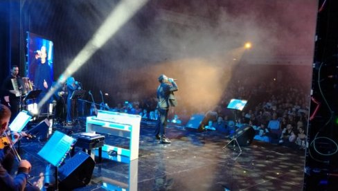 MUZIKA BALKANA: Dragan Kojić Keba održao spektakularni koncert i poručio - Svih ovih godina bilo je stresno i lepo (FOTO)