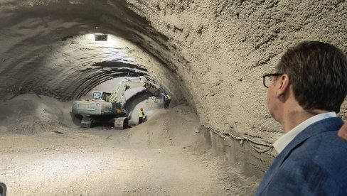 ПРОБИЈЕНА ДЕСНА ТУНЕЛСКА ЦЕВ ИРИШКИГ ТУНЕЛА: Вучић присуствовао завршним радовима на ископавању