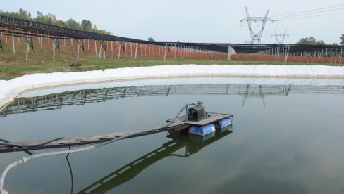 NE ZNAM KO ĆE OD NAS DA PREŽIVI OVO ŠTO SE DESILO... Muk u kući dečaka koji se utopio - Nad tragedijom tuguje čitavo selo (FOTO)