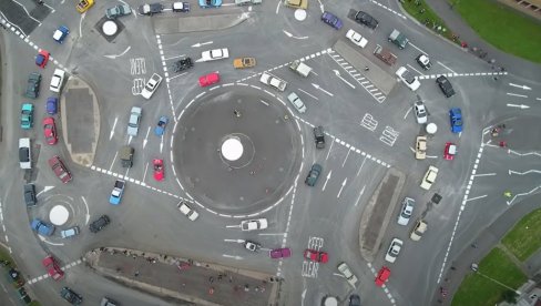 КАЖУ - НАЈСТРАШНИЈИ КРУЖНИ ТОК НА СВЕТУ: Да ли бисте се овде снашли? Зову га - Магични (ВИДЕО)