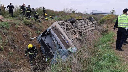САОБРАЋАЈНИ ЕКСПЕРТ: Постоје 4 узрока, за сада не можемо да знамо како се догодио удес код Сремске Митровице