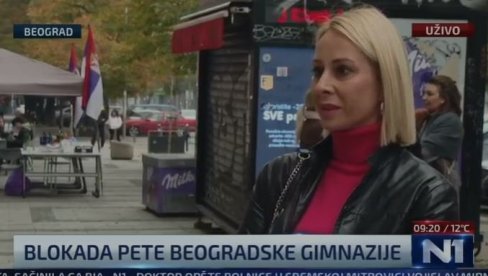 СВЕ, САМО ДА СЕ ДОКОПАЈУ МИКРОФОНА: Родитељи ђака Пете београдске гимназије жељни медијске пажње - уништавају будућност деце (ВИДЕО)