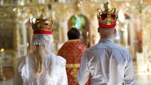 Sveštenik blagoslovio Dejana da OŽENI SVOJU TETKU - evo kako je objasnio zašto je to DOZVOLJENO