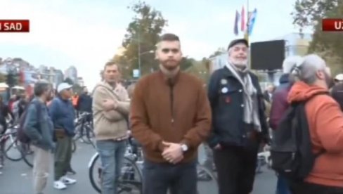 СИН НЕНАДА ЧАНКА ПРЕДВОДИ БЛОКАДЕРЕ У НОВОМ САДУ: Залаже се за отцепљење Војводине, дели мапе без севера и југа земље (ВИДЕО)