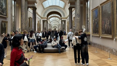 УПРАВА ЛУВРА ПОСЛЕ ПЉАЧКЕ УДАРА ПО ЏЕПУ: На мети посетиоци  из земаља изван ЕУ