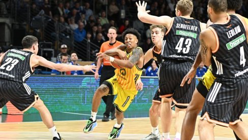 DUBAI SE JOŠ POJAČAVA: Amerikanac iz Albe karijeru nastavlja u Evroligi?