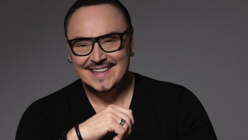 ЊЕГОВИ ТРИКОВИ ЗА ШАРМИРАЊЕ ЛЕПШЕГ ПОЛА: Кнез постао саветник за освајање женских срца (ФОТО)