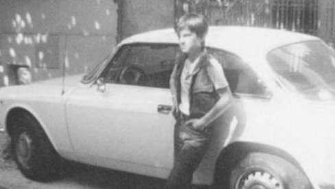 Prepoznajete li jednog od NAJPOPULARNIJIH pevača u Srbiji? I kao dečak je imao isti stav (FOTO)
