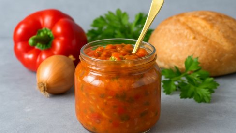 POVRTNI NAMAZ OD TIKVICA I PAPRIKE:  Lažni ajvar koji ćete praviti svake nedelje