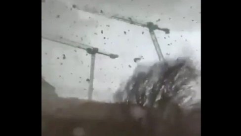 СУПЕРЋЕЛИЈСКА ОЛУЈА РУШИ СВЕ ПРЕД СОБОМ: Има мртвих, ветар обарао кранове - хаос у Француској (ВИДЕО)