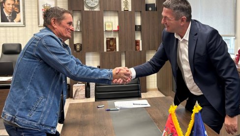 УГОВОРИ ЗА ИЗБЕГЛИЧКЕ ПОРОДИЦЕ У ГОРЊЕМ МИЛАНОВЦУ: Помоћ вреднија од два милиона