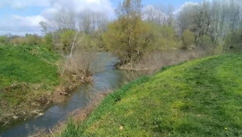 DETALJI SMRTI ŽENE IZ SENJA: Doživela infarkt, pa pala niz obalu reke