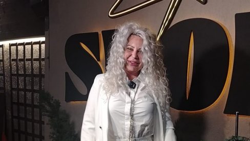 ПРОМЕНА ВЕКА: Стоја Новаковић као фатална плавуша - Ово је моја природна коса, није перика (ФОТО)