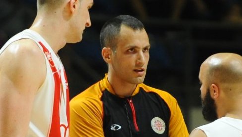 ИЗБАЦИО ВЕСНУ ЧОВИЋ СА ТРИБИНА! Ево ко је познати кошаркашки судија ухапшен са врачарским кланом