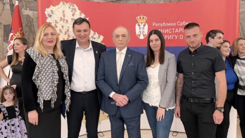 ДЕСПОТОВЦУ ДЕСЕТА СЕОСКА КУЋА: Сигурни кров над главом за Марка и Јовану