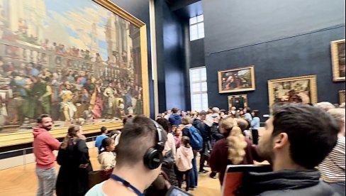 ОСТАЛА ГОМИЛА ДОКАЗА, А ЛОПОВИМА НИ ТРАГА: Пљачкаши Лувра за собом оставили читав арсенал предмета