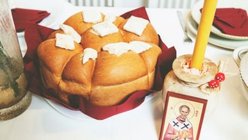 ГДЕ ТРЕБА ДА СТОЈИ СЛАВСКА ИКОНА: Ово правило носи јаку симболику која траје од најстаријих времена