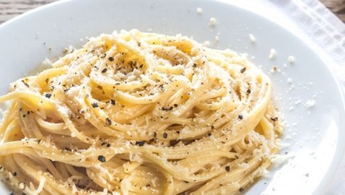 ИТАЛИЈАНСКИ ШЕФОВИ ОТКРИЛИ ПРАВИ РЕЦЕПТ ЗА НАЈПОПУЛАРНИЈУ ПАСТУ ИЗ РИМА: Сви који су се је пробали кажу да нема боље