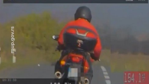 ЛУДА ВОЖЊА КОД ПАНЧЕВА: Мотоциклиста јурио 196 км/х, пресретач га зауставио (ВИДЕО)