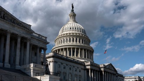 KATANAC NA VLADU, A ATOMI VOLJNO: Zbog zastoja u radu američke vlade, odlaže se i proizvodnja najubojitijeg oružja