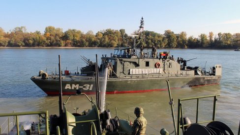 ZAJEDNIČKE VEŽBE VOJSKI SRBIJE I MAĐARSKE: Na Dunavu kod Budimpešte realizovana obuka rečnih jedinica (FOTO)