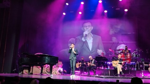 RADUJEM SE SVEMU ONOME ŠTO DOLAZI: Željko Vasić i drugo veče zapevao sa beogradskom publikom na svojoj 25ici (FOTO)